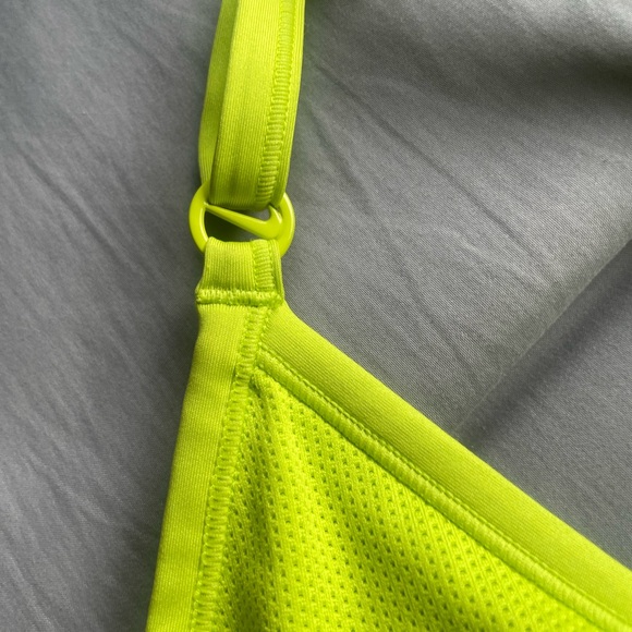 Nike Women’s DRI-FIT Indy Sports Bra in Atomic Green Size: Large - Picture 6 of 9